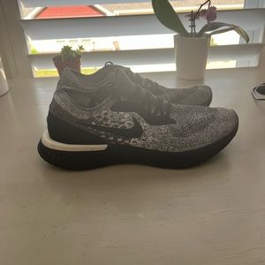 Mens Nike Epic Reacts Size 11